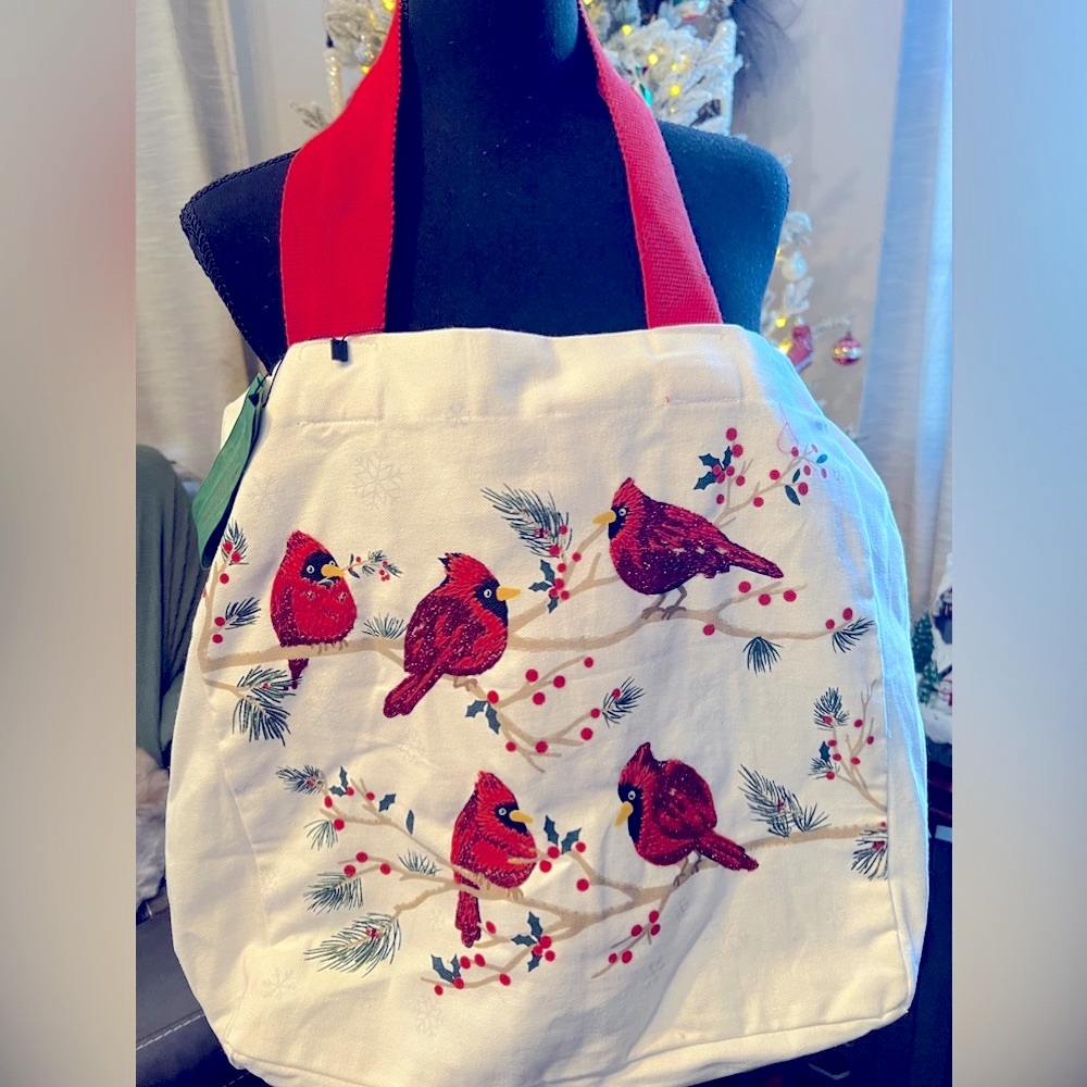 Twig &Twine Large Canvas white with Red Cardinals tote ❄️